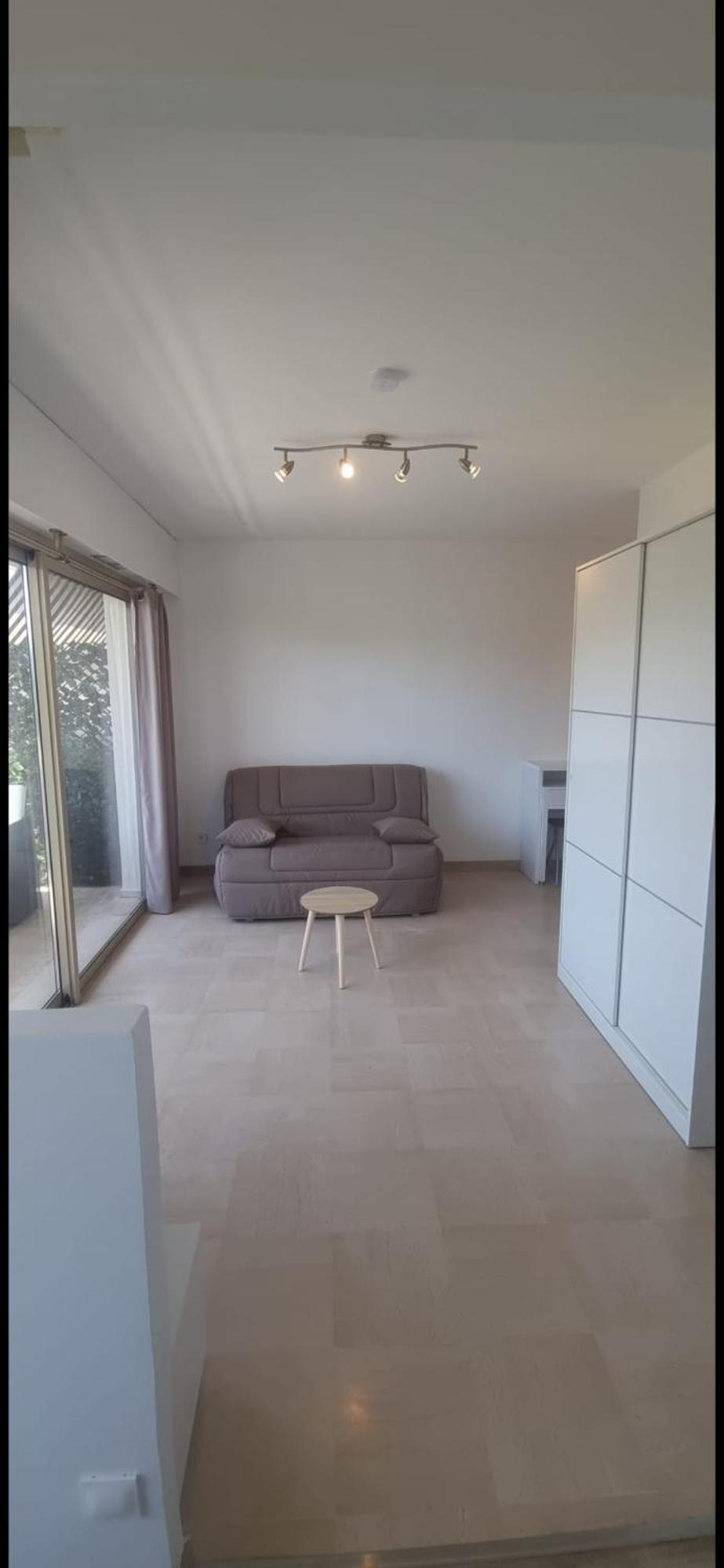 Beau Lumineux Apartment